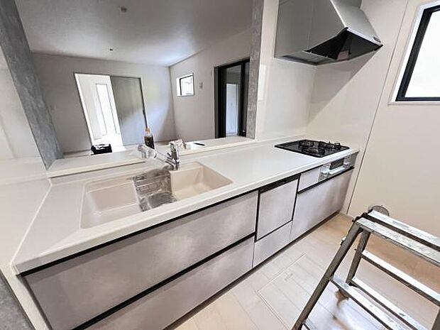 料理の時間が楽しくなるキッチンスペースです作業スペースが広く家事動線をゆったりと確保できるキッチン