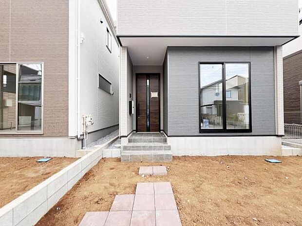 綺麗で明るい玄関でお客様をお迎えいただけます。