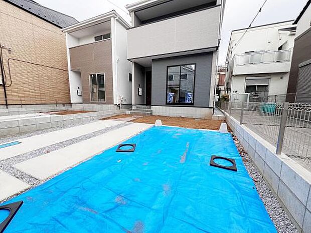 駐車場ももちろん完備しておりますのでお車所有の方にも心強いです。