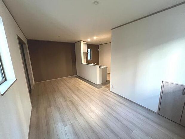 ご家族が集うLDKは約14帖の広さ、団らんの空間です。