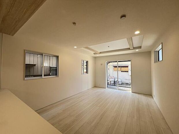 リビングダイニングになります。ご家族そろっての素敵な空間になりそうですね。