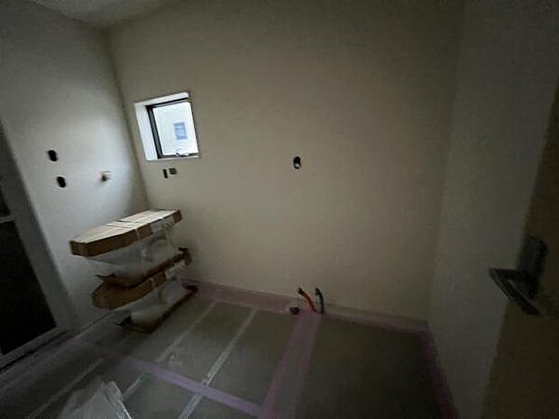 お天気を気にせずお洗濯ができ、室内干し可能です。