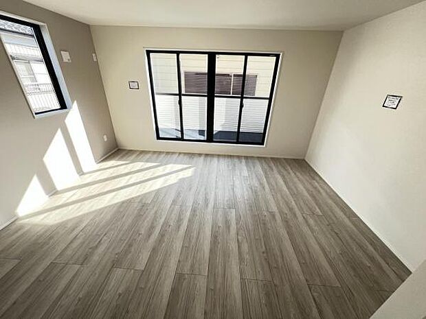 家族団らんの場所としてゆったりと居心地の良いリビングです。