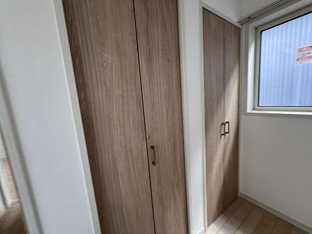 いつでもお部屋をスッキリお使い頂ける収納スペースを設置中の物を確認しやすく取り出しやすい収納スペース