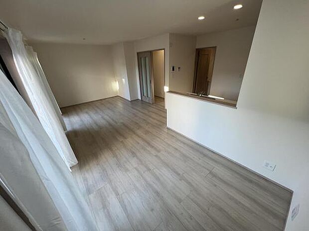 家族団らんの場所としてゆったりと居心地の良いリビングです。