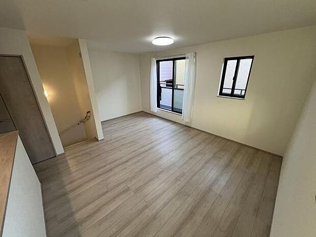 ご家族の温かい時間を演出するダイニングスペースです。