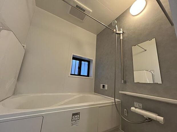 スタイリッシュな浴室で1日の疲れをゆったり癒されるのもいいですね。