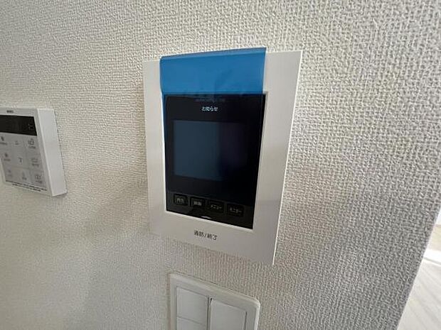 訪問者を確認できるTVモニター付きインターフォンです。