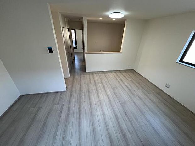 ご家族の温かい時間を演出するダイニングスペースです。