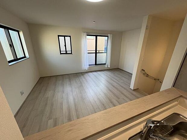 家族団らんの場所としてゆったりと居心地の良いリビングです。