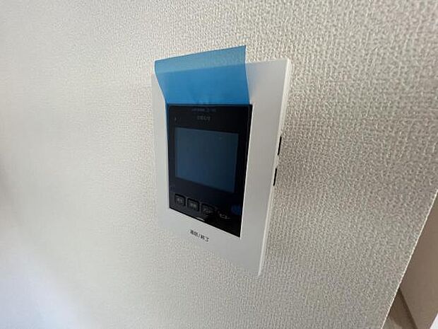 モニター付きインターフォンもうれしい標準装備です。