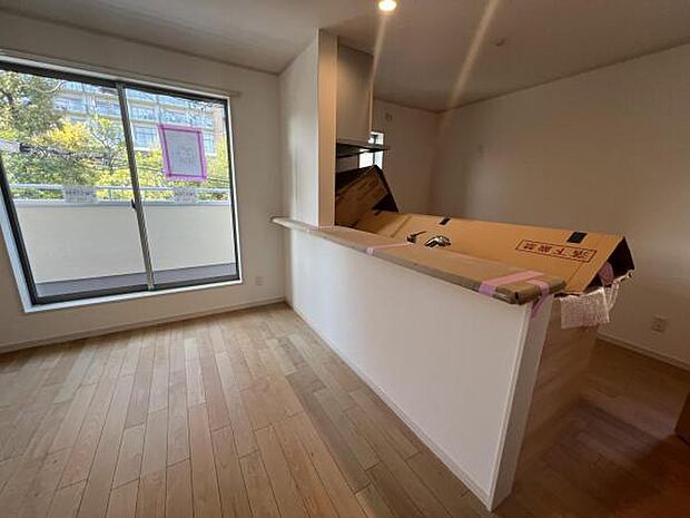 家族団らんの場所としてゆったりと居心地の良いリビングです明るい日差しが入る風通しの良いリビングですご