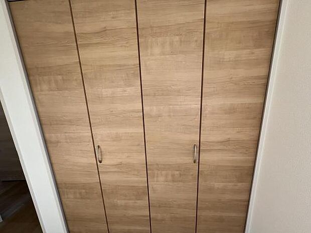 いつでもお部屋をスッキリお使い頂ける収納スペースを設置中の物を確認しやすく取り出しやすい収納スペース