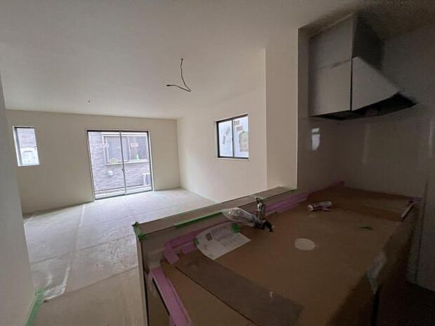 家族団らんの場所としてゆったりと居心地の良いリビングです明るい日差しが入る風通しの良いリビングですご