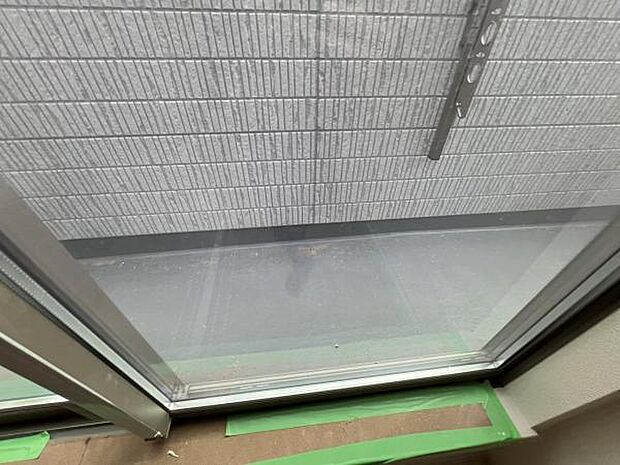 お洗濯ものを気持ち良く太陽の光で干せるのが嬉しいですね開放感あふれる広々としたバルコニーはお洗濯はも