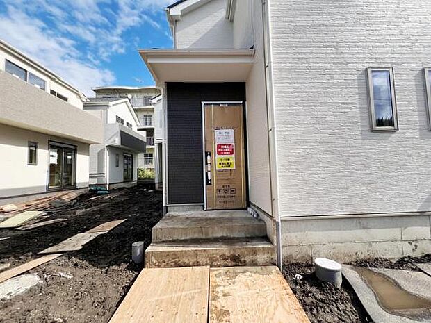 いつも気持ちよくご家族を迎えられる玄関です。