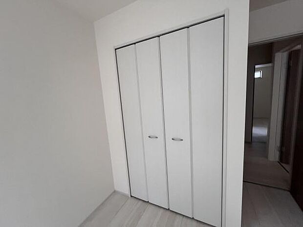 いつでもお部屋をスッキリお使い頂ける収納スペースを設置中の物を確認しやすく取り出しやすい収納スペース