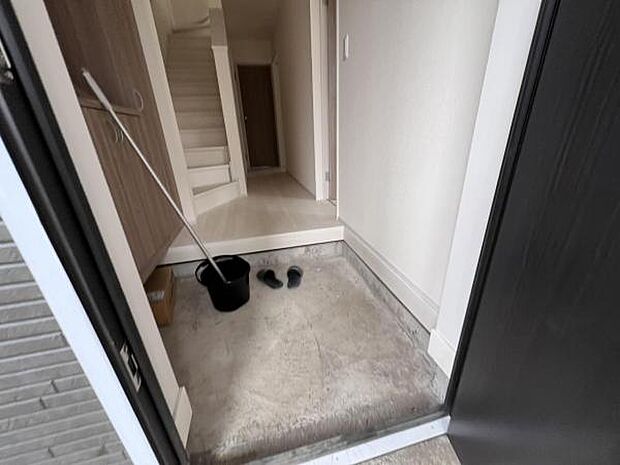 いつも気持ちよくご家族を迎えられる玄関です。綺麗で明るい玄関でお客様をお迎えいただけます。