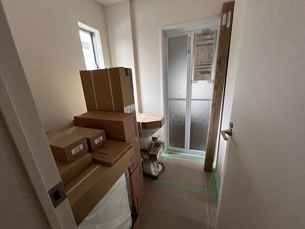 お天気を気にせずお洗濯ができ、室内干し可能です。