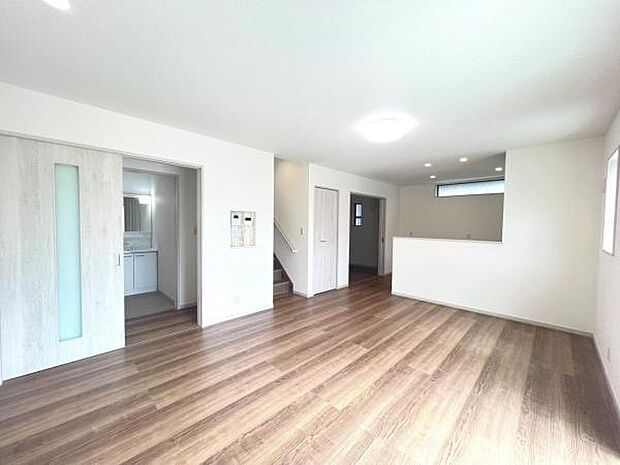 ご家族が集うLDKは約16.7帖の広さ、団らんの空間です。