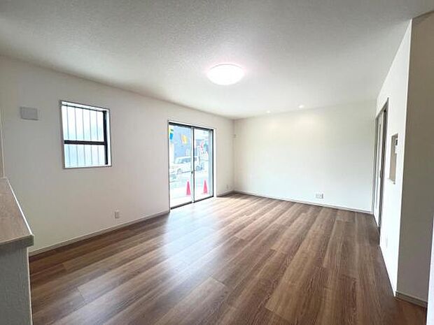 ご家族の温かい時間を演出するダイニングスペースです。