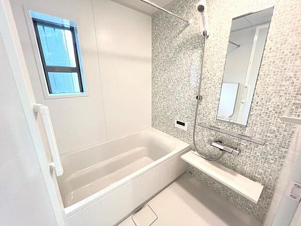 スタイリッシュな浴室で1日の疲れをゆったり癒されるのもいいですね。