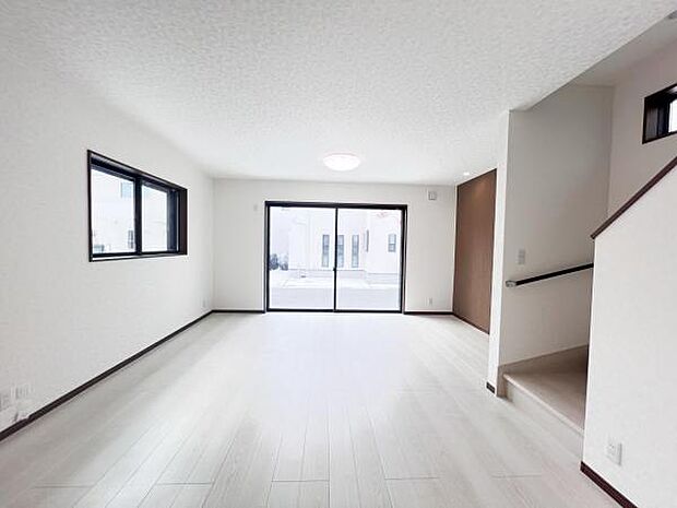 ご家族の温かい時間を演出するダイニングスペースです。