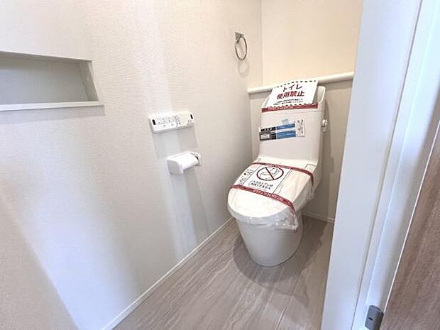 各階にトイレを設けており、ご家族が揃う時もゆとりをもってご利用いただけます。