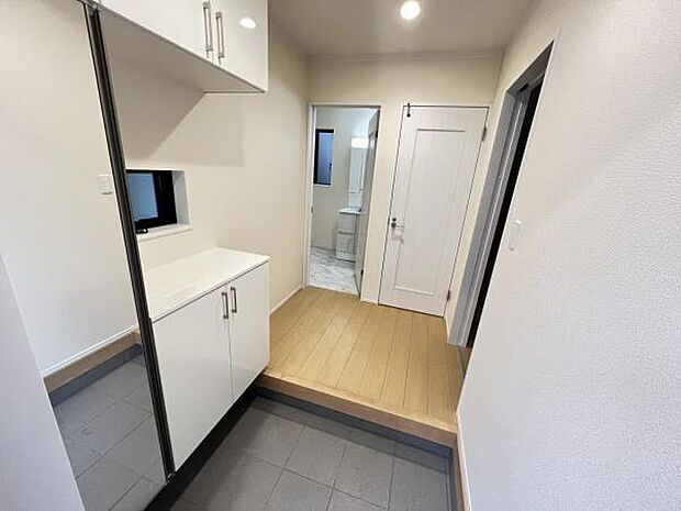 いつも気持ちよくご家族を迎えられる玄関です。