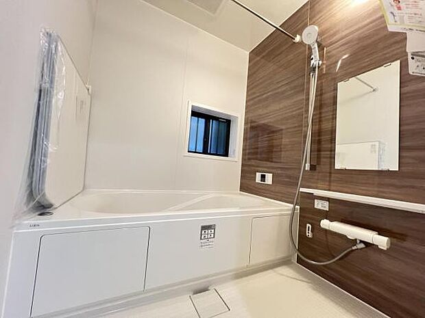 スタイリッシュな浴室で1日の疲れをゆったり癒されるのもいいですね。