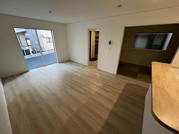 ご家族の温かい時間を演出するダイニングスペースです。