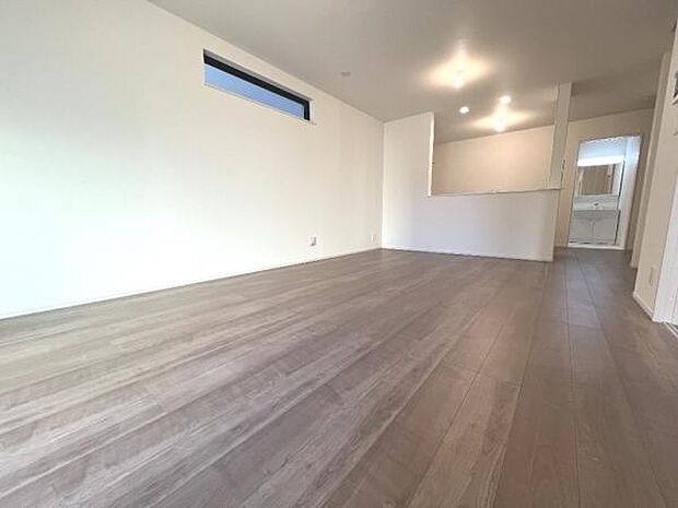 ご家族が集うLDKは約16.9帖の広さ、団らんの空間です。