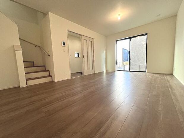 家族団らんの場所としてゆったりと居心地の良いリビングです。