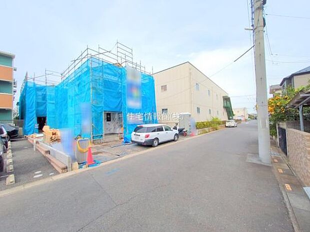 前面道路を含めた現地写真です。