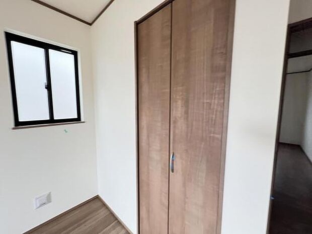 いつでもお部屋をスッキリお使い頂ける収納スペースを設置中の物を確認しやすく取り出しやすい収納スペース