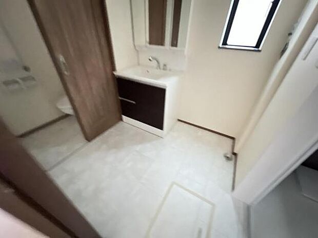 お天気を気にせずお洗濯ができ、室内干し可能です。