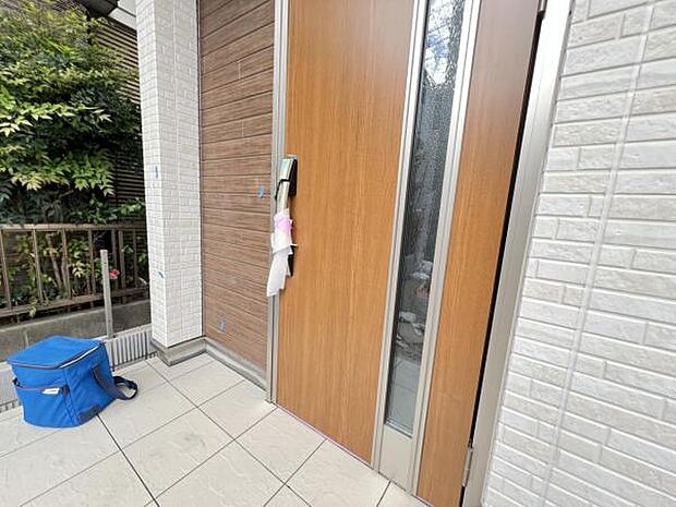 いつも気持ちよくご家族を迎えられる玄関です。綺麗で明るい玄関でお客様をお迎えいただけます。
