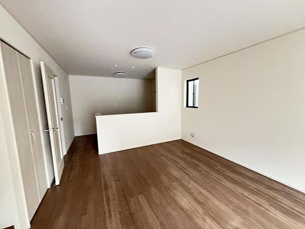 家族団らんの場所としてゆったりと居心地の良いリビングです明るい日差しが入る風通しの良いリビングですご