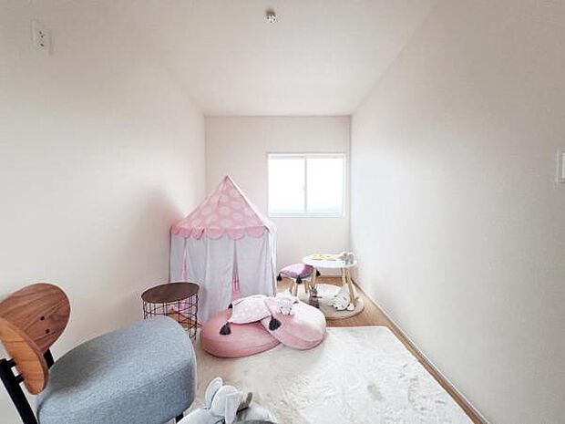 子供部屋にもちょうど良い大きさのお部屋です。