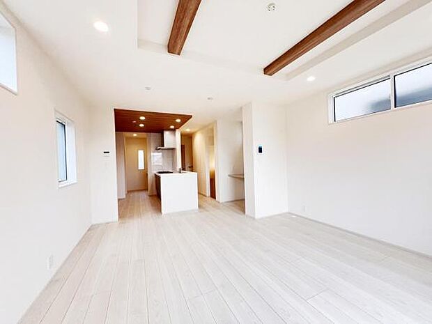 家族団らんの場所としてゆったりと居心地の良いリビングです。