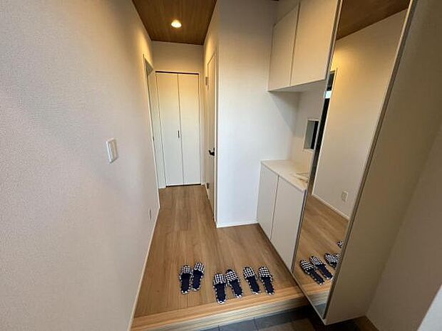 いつも気持ちよくご家族を迎えられる玄関です。