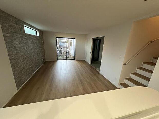 家族団らんの場所としてゆったりと居心地の良いリビングです。