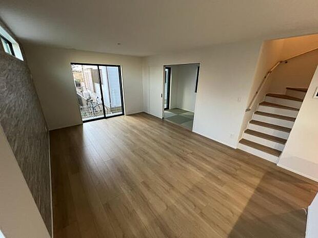 リビングダイニングになります。ご家族そろっての素敵な空間になりそうですね。