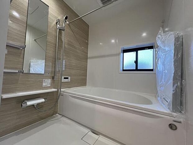 スタイリッシュな浴室で1日の疲れをゆったり癒されるのもいいですね。