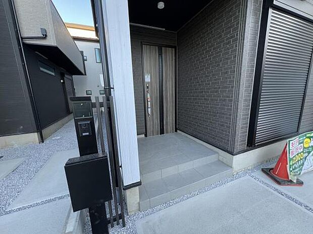 いつも気持ちよくご家族を迎えられる玄関です。