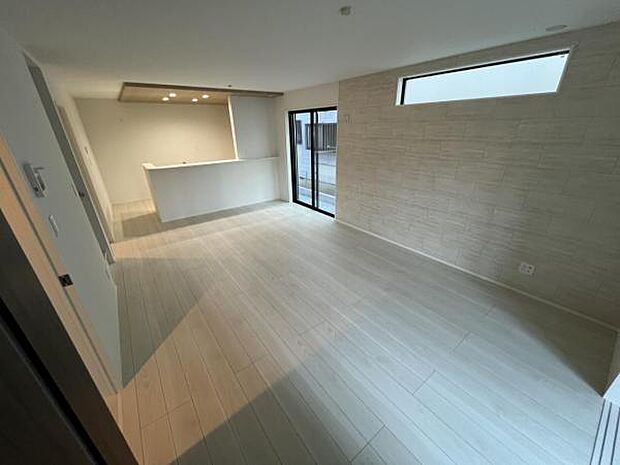 家族団らんの場所としてゆったりと居心地の良いリビングです。