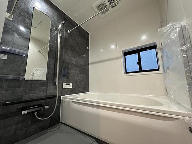 スタイリッシュな浴室で1日の疲れをゆったり癒されるのもいいですね。