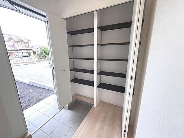 いつも気持ちよくご家族を迎えられる玄関です。