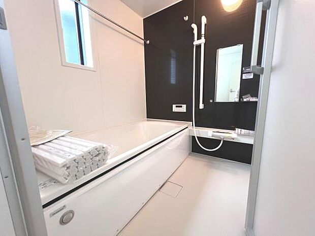 スタイリッシュな浴室で1日の疲れをゆったり癒されるのもいいですね。