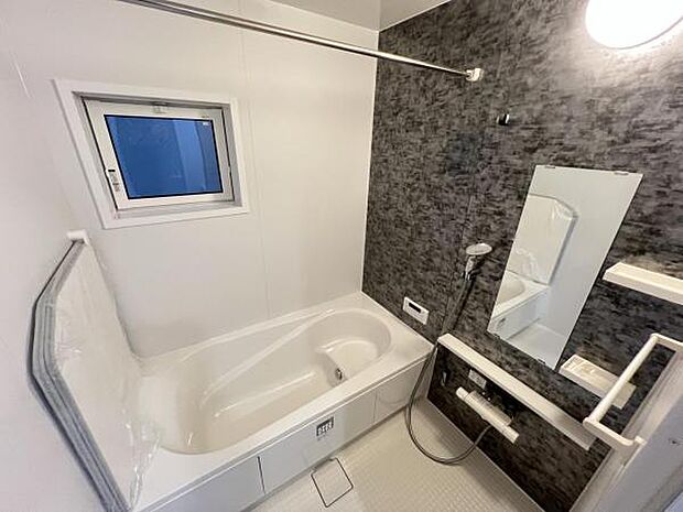 お風呂でほっとひといき。1日の疲れを癒しましょう。